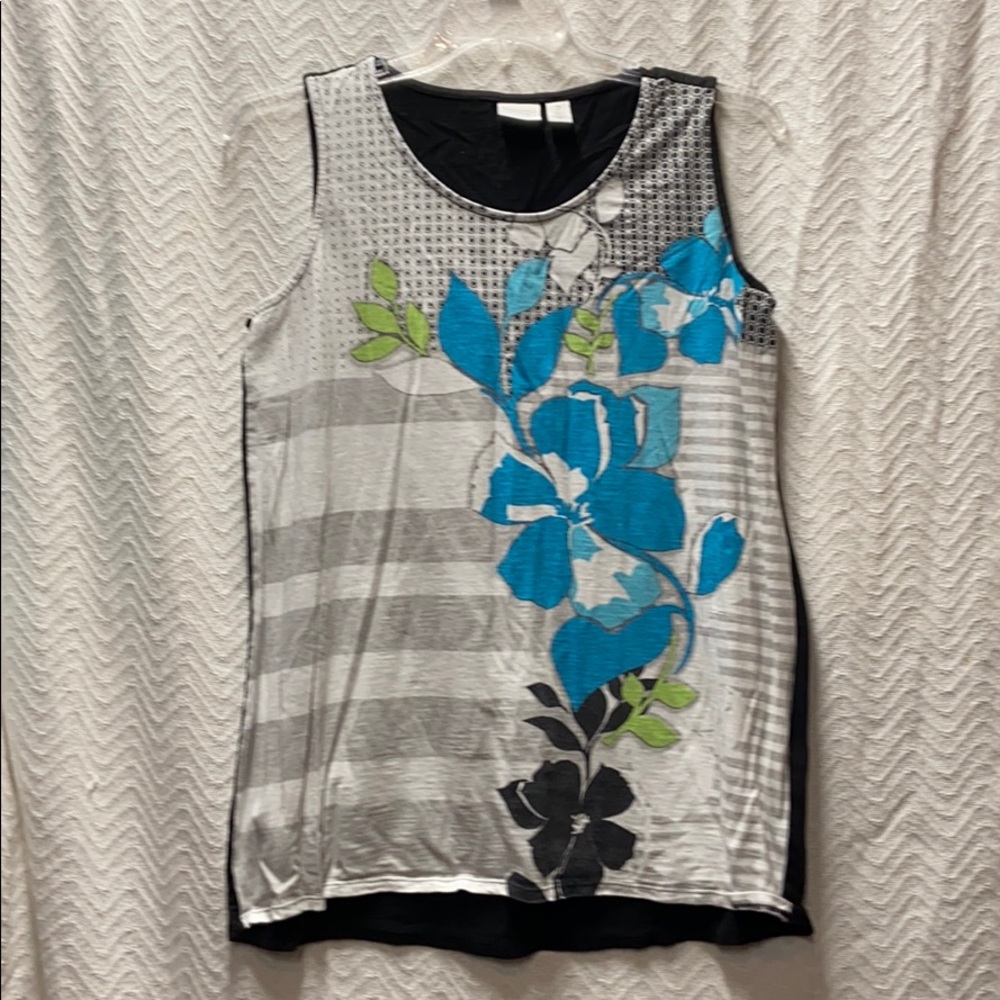 Weekends by Chico’s size 2 floral print tank top